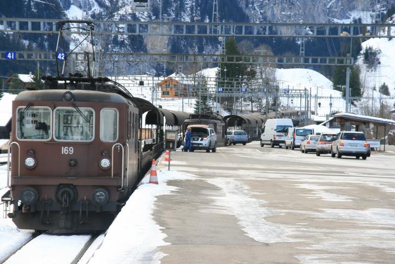 An der Autoverladerampe von Kandersteg; 16.12.2008