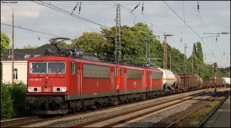 Archiv: 155 006 mit zwei weiteren Schwesterloks und einem Gemischten Gterzug bei der Durchfahrt in Hilden 28.7.09