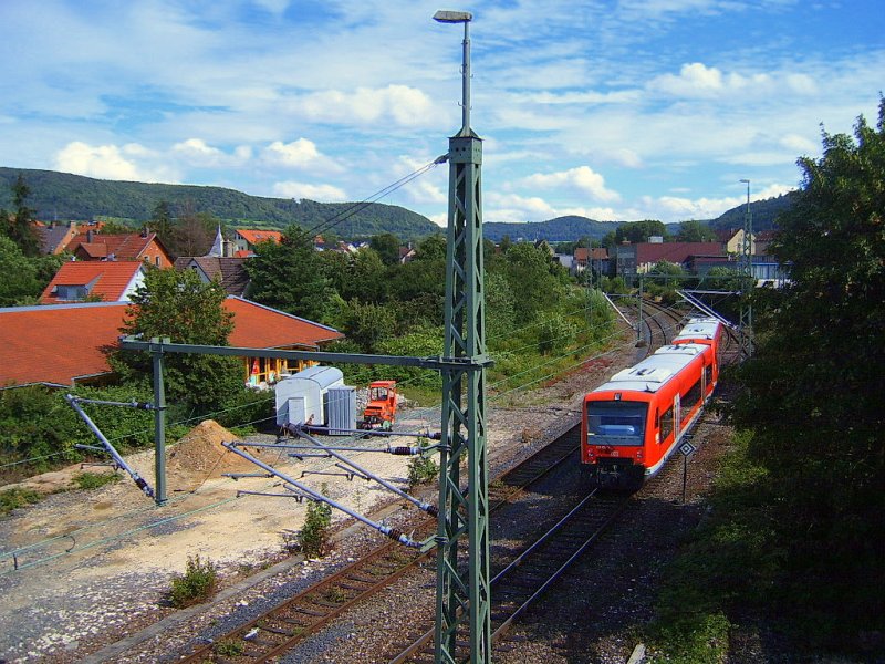  Auf nach Ulm!  - Das wollen offensichtlich die beiden 650er und ihre Fahrgste b.z.w. das Fachpersonal, welche diese beiden befrdern. Hier unterquerten sie gerade die Hochbrcke hinter dem Aalener Bahnhof. Foto: 06.07.07.