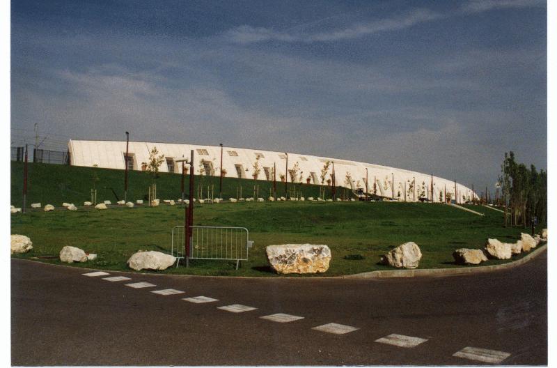 Avignon TGV September 2002