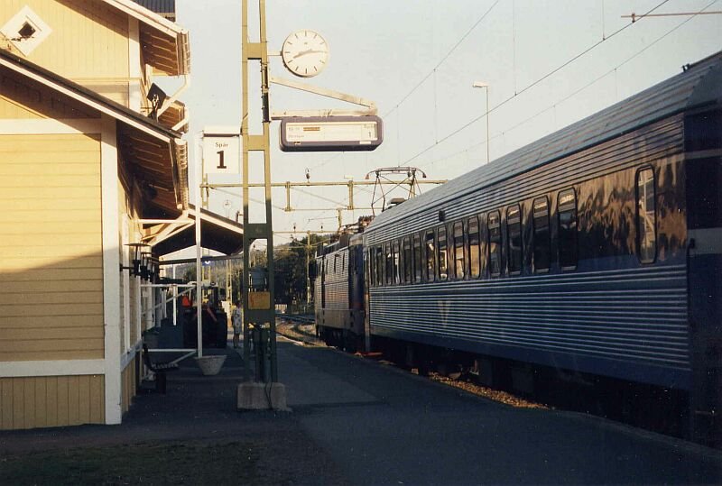 Bahnhof Are im August 2002