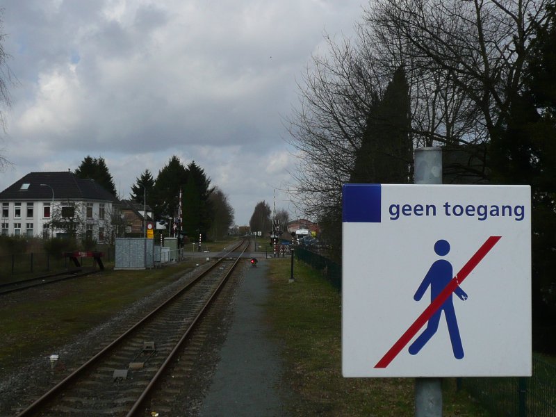 Bahnhof Winterswijk/NL,Warntafel am Bahnsteigende,29.03.08.