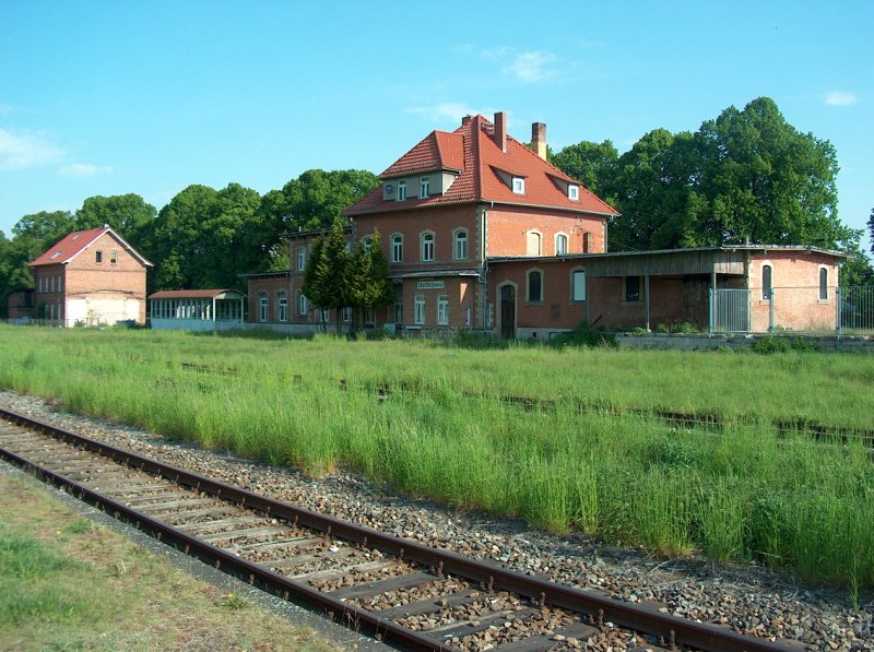 Bahnhofsgebude in Laucha (Unstrut); 13.05.2008