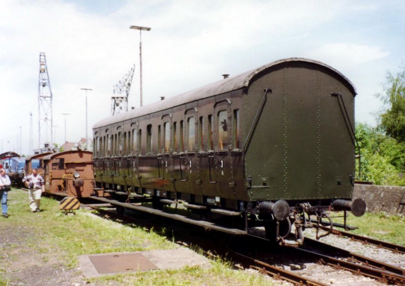 Bayrischer Abteilwagen in Nrdlingen, 24.05.03