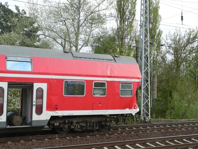 Beschdigter Doppelstockwagen, Berlin-Karow, 18.4.2009