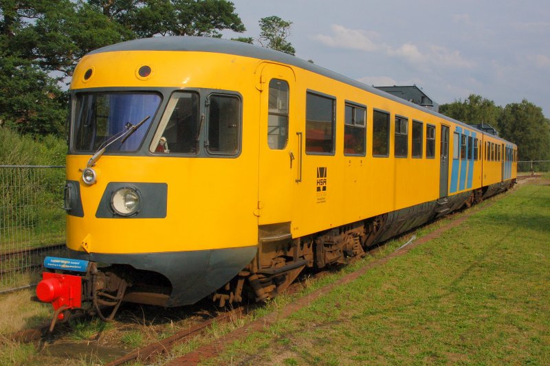 Blauer Engel oder auch  De Blauwe Engel : Dieseltriebwagen DE-2 mit der Nummer 186 am 08.07.2007 in Winterswijk. Der Museumstriebwagen Treinstel 186 trgt zu Ehren des ehemaligen Direktors von Syntus, einem niederlndischen Verkehrsunternehmen, den Namenszug  Frank van Setten  (auf dem Foto nicht zu erkennen, da im hinteren Bereich). Dieser hatte den Erhalt des dieselelektrischen Zuges seinerzeit ermglicht.