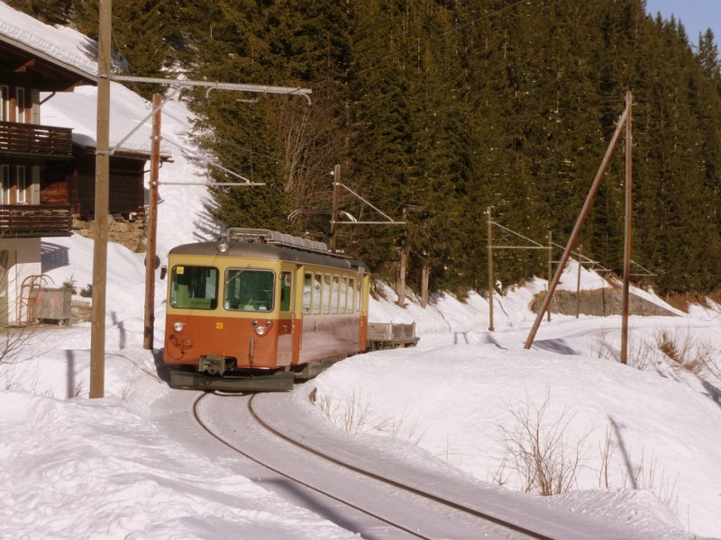 BLM - Triebwagen BDe 4/4 23 unterwegs bei Mrren am 04.01.2009