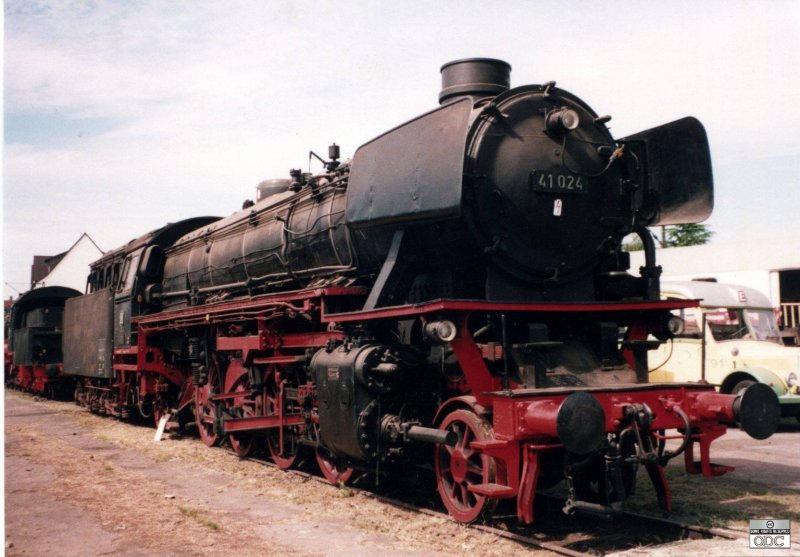 BR 41-042 im Museum Darmstadt Kranichstein Mai 2000
(Creative Commons Namensnennung-Keine kommerzielle Nutzung-Weitergabe unter gleichen Bedingungen 2.0 Deutschland License.) Martin Fay