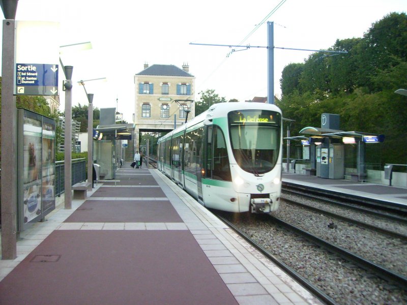 Citadis auf der Linie T2.