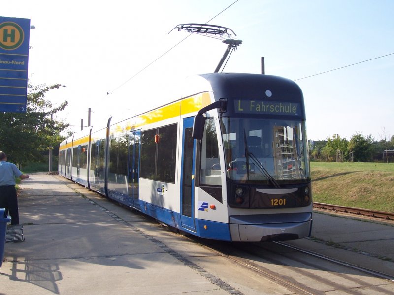 Classic XXL - die WM Straenbahn in Leipzig bei einer  Probefahrt im Jahr 2006 in Endstelle Grnau-Nord