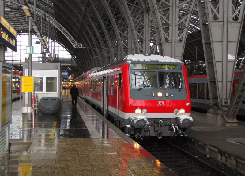 D Db 50 80 80 34 134 2 Bnrbdzf 480 1 Mit Dem Re 15516 Nach Glauburg Stockheim Am 20 12 2011 In Frankfurt M Hbf Bahnbilder De