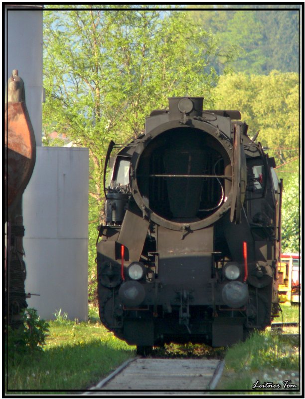 Dampflok 52.4984  Eberhard  steht mit geffnetem Kessel in Knittelfeld.
30.04.2007