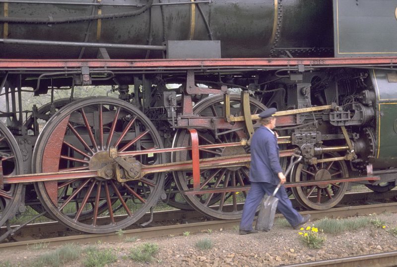 Das mchtige Triebwerk der CD  Mikado  Lok 387.043 im Jahr 1982.(Archiv P.Walter)