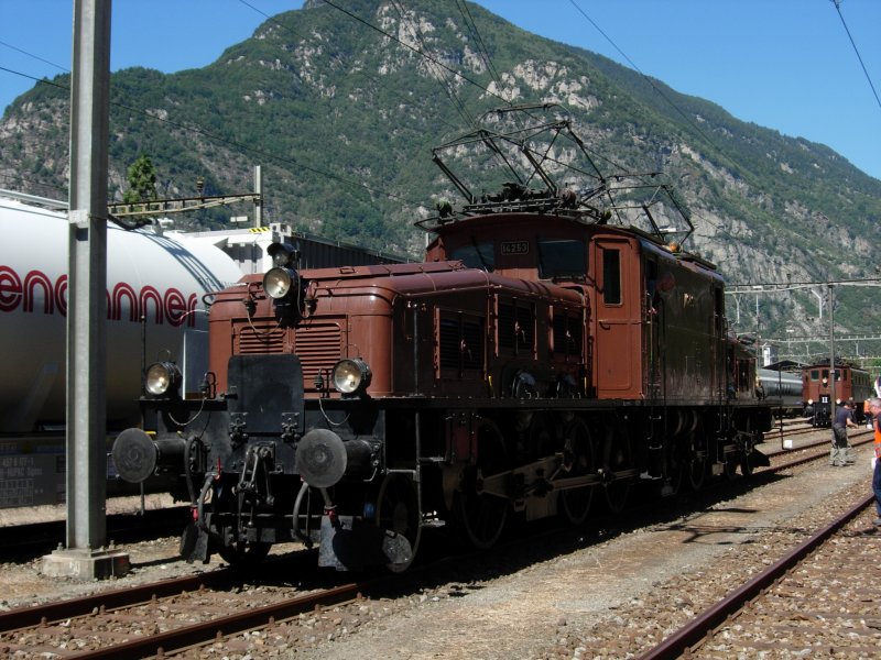 Das Schweizer (Gotthard) Krokodil BR Ce 6/8  in Biasca am 08.09.2007 