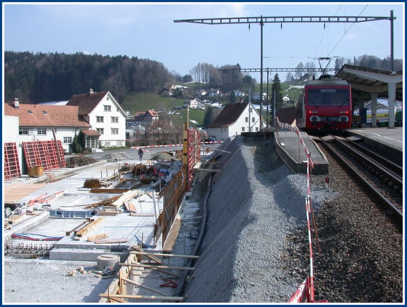 Der Depotneubau in Heiden wchst und es ist schon die zuknftige Lage der zwei Werkstattgeleise sichtbar. (03.04.2007) 