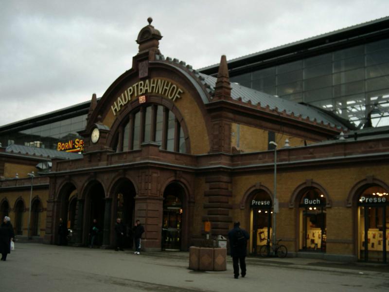 Der Erfurter Hauptbahnhof, an dem schon seit lngerem gebaut wird. [18.02.06]
