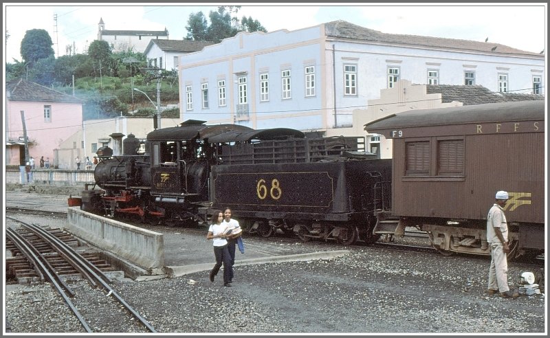 Der Schulweg in Antonio Carlos kreuzt das Bahngelnde. (Archiv 03/1979)