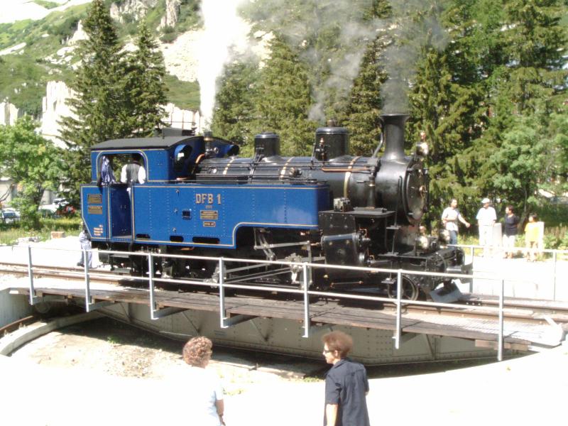 DFB Furka Bergstrecke. LOK 1 auf der Drehscheibe in Gletsch.
August 2004