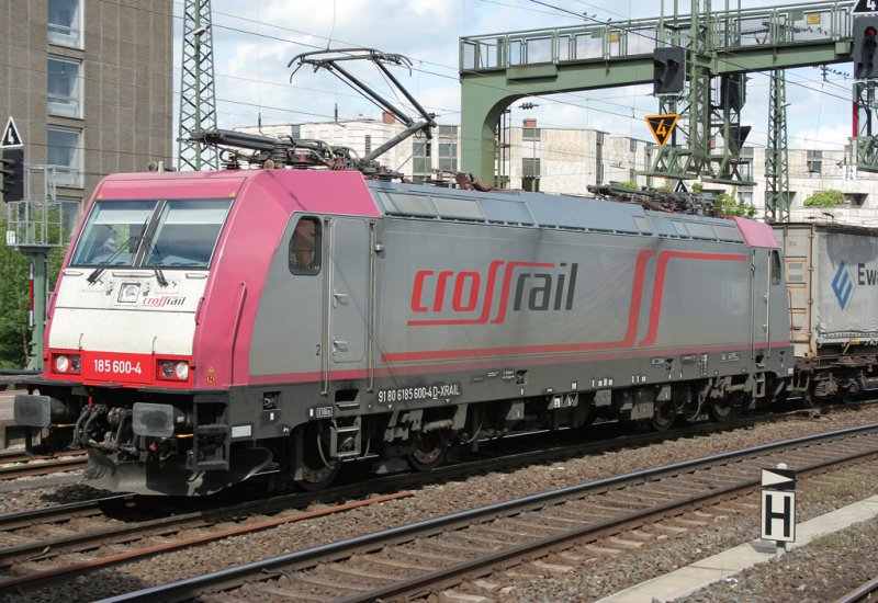 Die 185 600-4 der Crossrail durchfhrt Aachen HBF am 16.05.2009