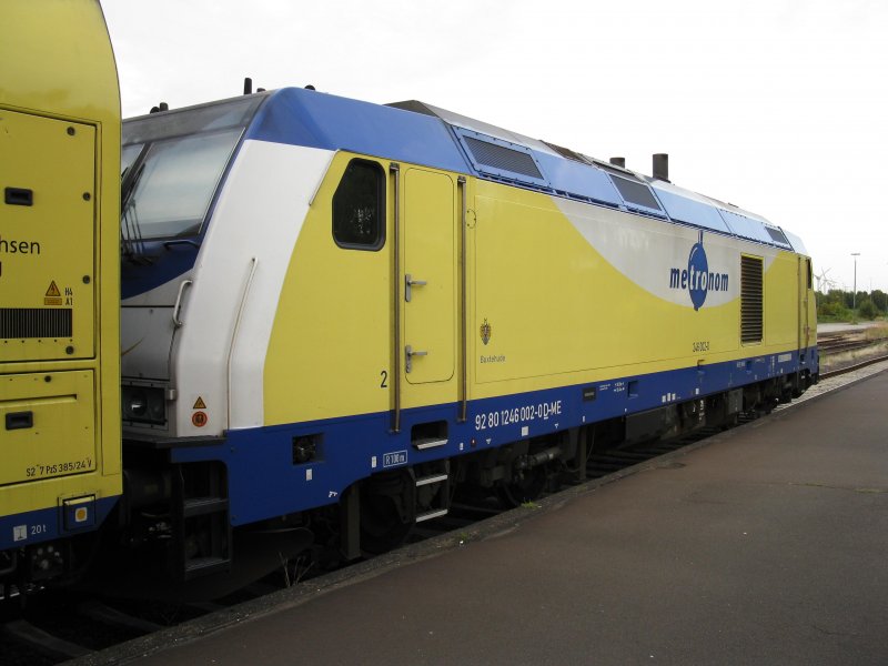 Die 246 002-0 mit dem Taufnamen Buxtehude der metronom Eisenbahngesellschaft abfahrtsbereit im Bahnhof Cuxhaven aufgenommen am 14.08.09.