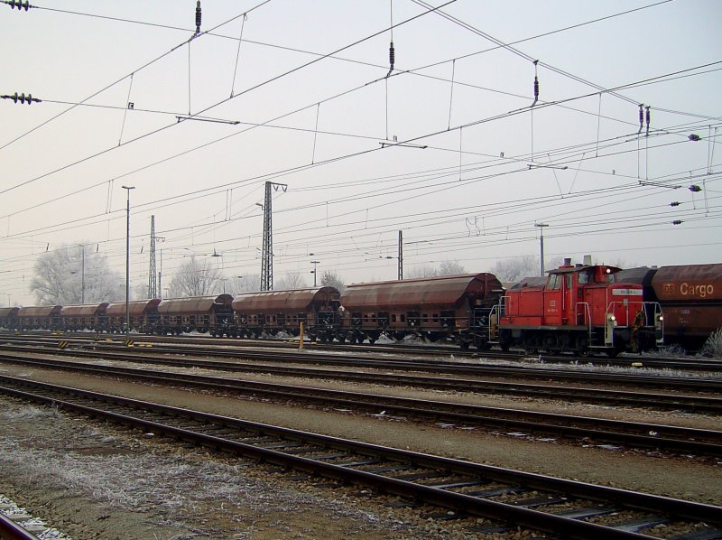 Die 362 805 am 21.12.2007 bei Rangierarbeiten in Landshut Hbf. 