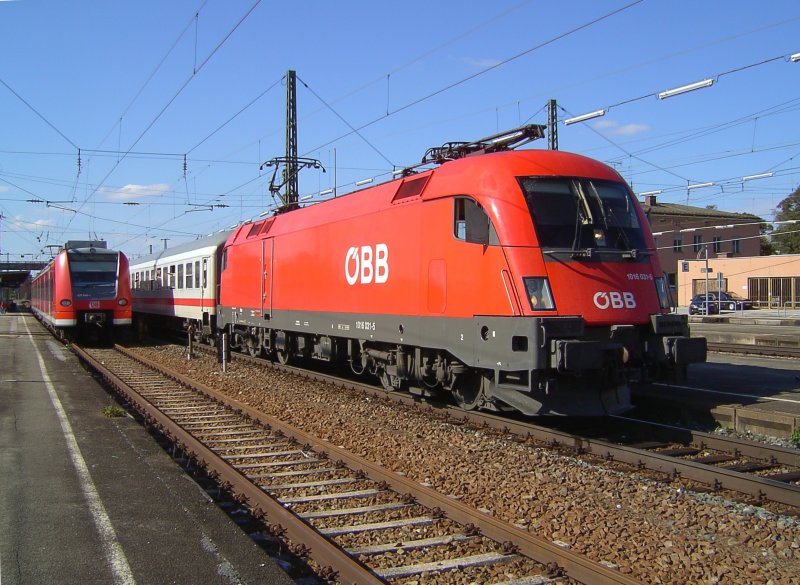 Die ausfahrt des IC Berchtesgadener land aus Rosenheim in Richtung Berchtesgaden am 29.09.2007