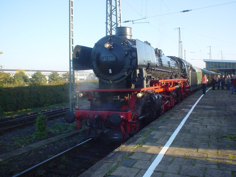Die Dampflok 41360 in Oberhausen HBF zu der Fahrt Ruhrgebietsrundfahrt