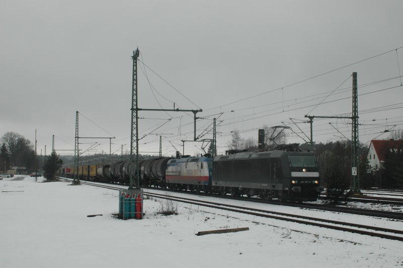 Die MRCE 185 557 mit Rostock Port 185 512 in Pleinfeld richtung Nrnberg.