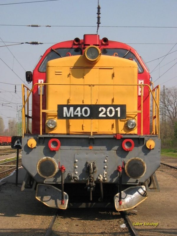 Die MV Diesellok M40 201 war eine echte berraschung in Rkospalota jpest am 02.04.2007. Diese Maschine wurde als Typ DVM8-5 von Ganz- Mvag in 1968 gebaut. Die                                                                                                                                                                                                                                                                                                                                                                                                                                                                                                                                                                                                                                                                                                                                                                                                                                                                                                                                                                                                                                                                                                                                                                                                  BR M40 ist leider immer seltener anzutreffen im ganzen Ungarn.