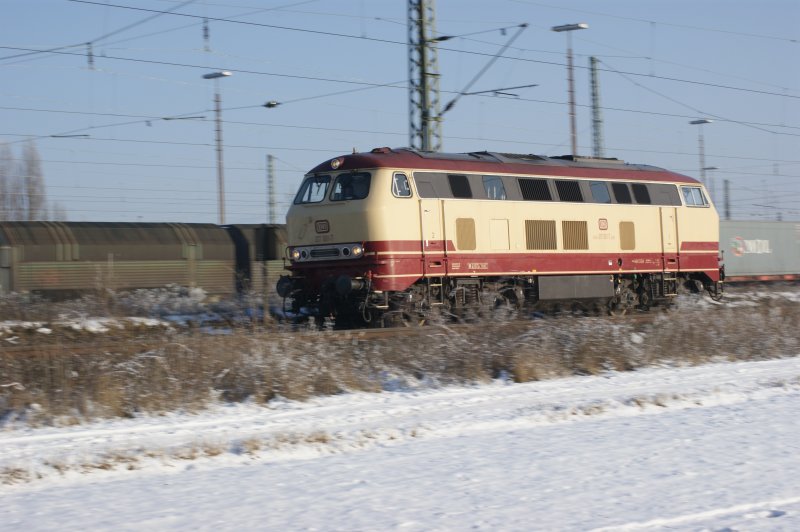  Die wunderschne 217 001-7 rauschte am 13.01.09 an mir vorbei. Diese Lok steht fters im Depot der Drehscheibe in Regensburg