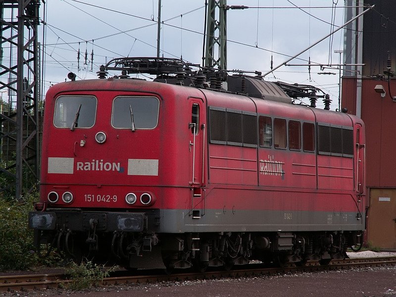 Diese 151er steht in Osterfeld vor der Ausbildungswerkstatt. Das Foto stammt vom 13.09.2007