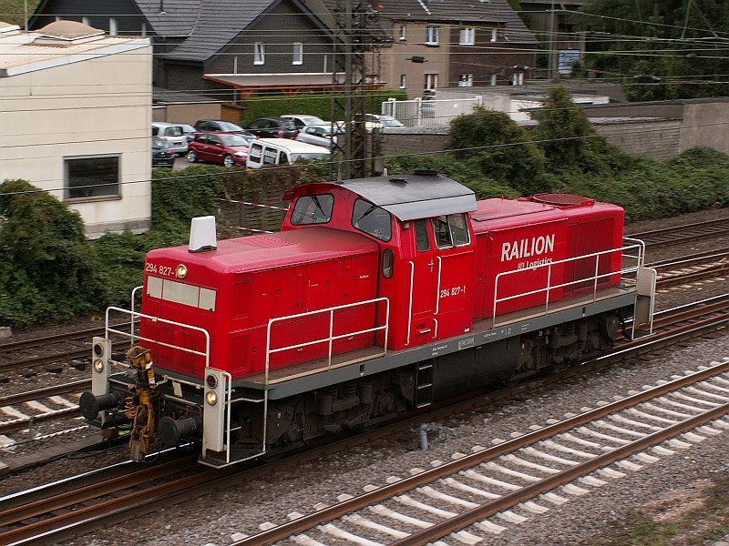 Diese 294 macht sich ohne Wagen auf den Weg. Das Foto stammt vom 13.09.2007