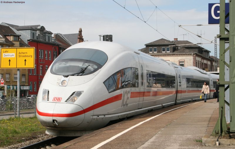 Dieser 406 udn ein Kollege als ICE 105 /505 auf Gleis 1 des Offenburger Bahnhof 20.4.08