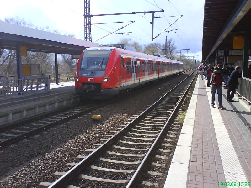 Dieser 422 001 stand am 19. Mrz 08 in Brandenburg Hbf.