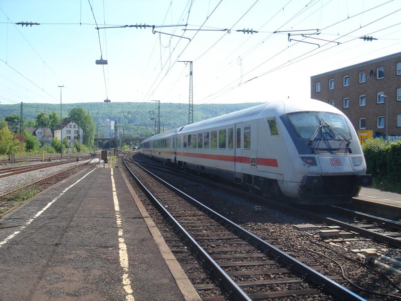 Dieser IC fuhr zusammen mit einer Br.101 nach Karlsruhe, dieser IC kam von Nrnberg Hbf. Hier bei der Ausfahrt von Aalen Hbf.