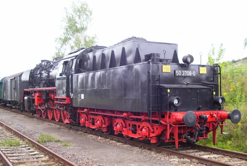 DR 50 3708-0 der  TG 50 3708-0 e.V. Halberstadt , im Bahnhof Karsdorf; 08.09.2007