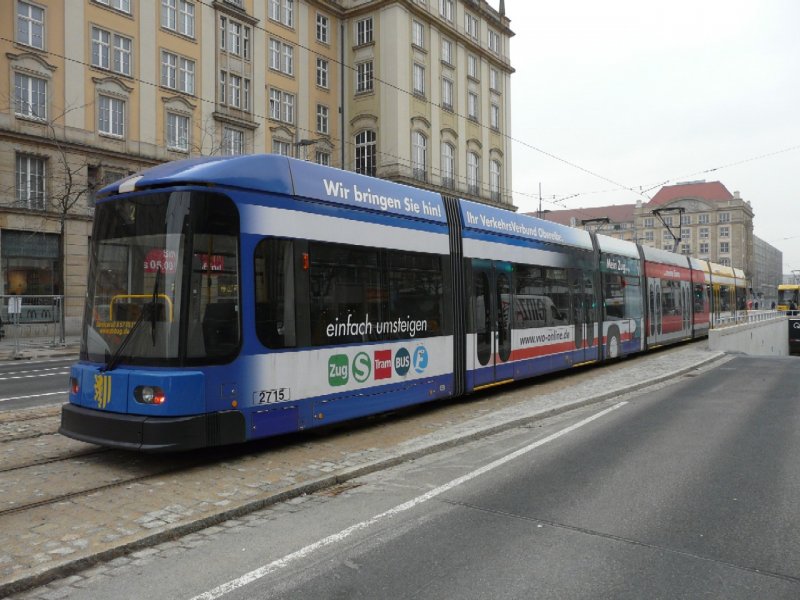 Dresden - Strassenbahn Nr.2715 mit Werbung unterwegs auf der Linie 2 am 10.12.2008