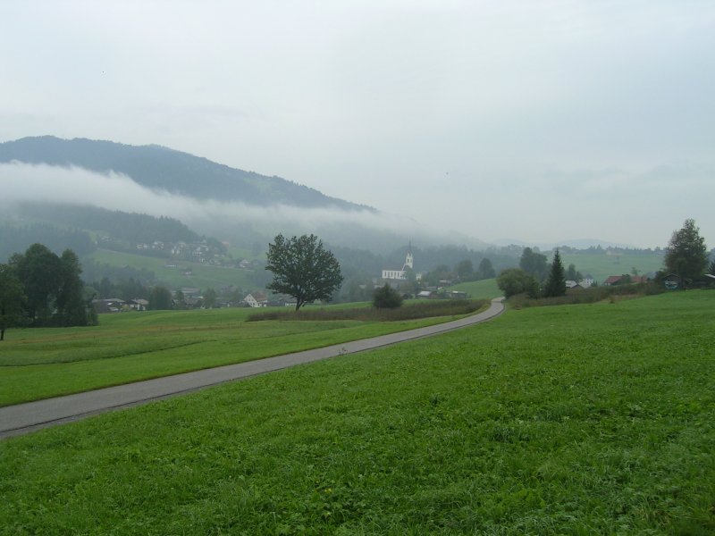 ehemalige Bregenzerwaldbahn, km 24,7. An dieser Stelle befand sich die Haltestelle  Unterbach , einem Ortsteil von Egg.