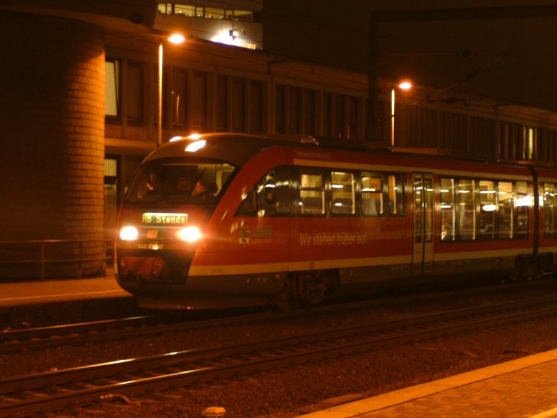 Ein BR 642 Desoiro der DB fhrt als RB von Braunschweig HBF nach Stendal hier am 26.01.2009 in Wolfsburg HBF