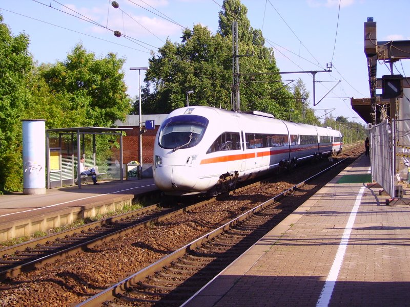 Ein ICE-TD auf dem Weg nach Dnemark. 24.06.08, Elmshorn.