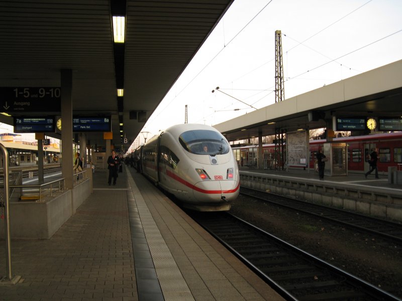 Ein ICE9552 von Frankfurt(Main)Hbf nach Paris Est.Am 23.02.08 in Mannheim Hbf.