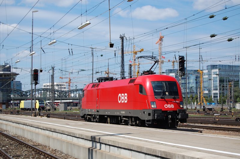 Ein BB-Taurus fhrt am 15.08.07 als Lz aus dem Mnchener HBF.