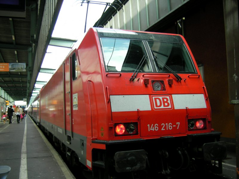 Ein Regionalzug im Stuttgarter Hbf.