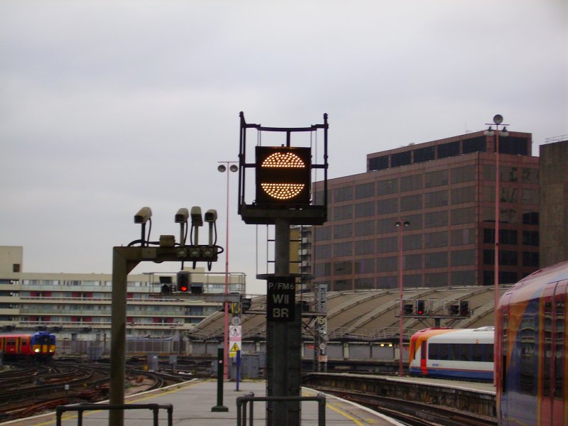 Ein Sperrsignal in Lonond-Waterloo. 24.10.07