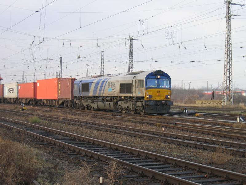 Eine Class 66 in Halle/Saale