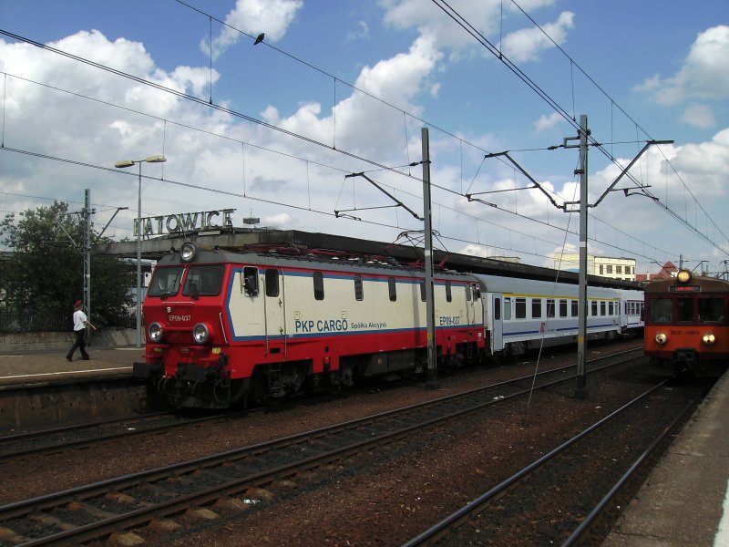 Eine EP09 im Bahnhof Katowice