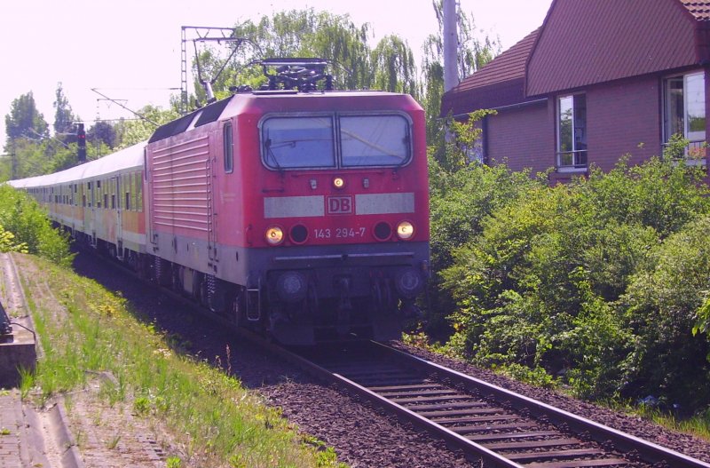 Eine RB fhrt in Elmshorn ein. Wegen Bauarbeiten fuhr sie nicht weiter nach Itzehoe, sondern fuhr leer wieder zurck. 27.04.07