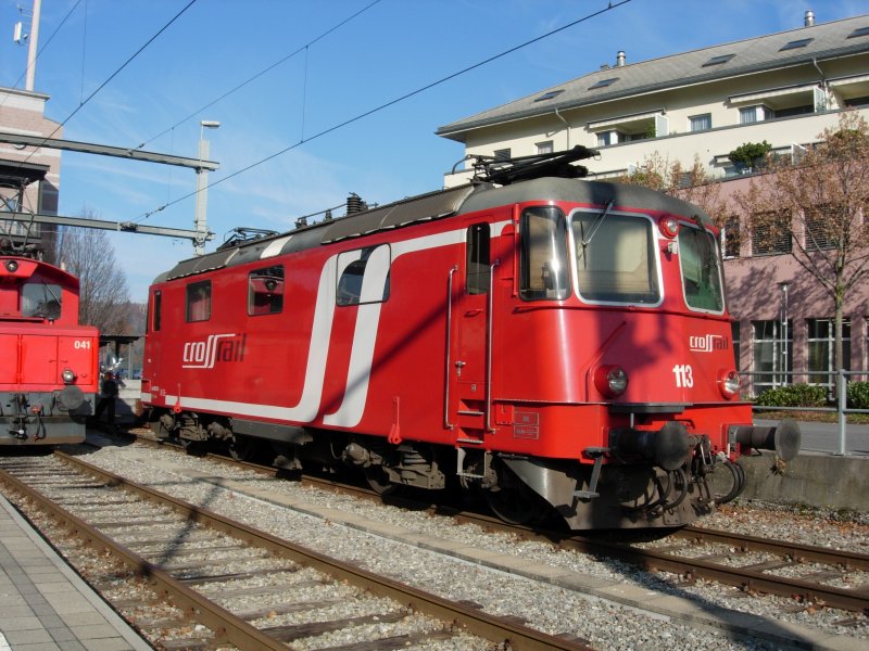 Eine Re 421 von Crossrail wartet in Spiez auf seinen nchsten Einsatz ber den Ltschberg. Am 03.11.07