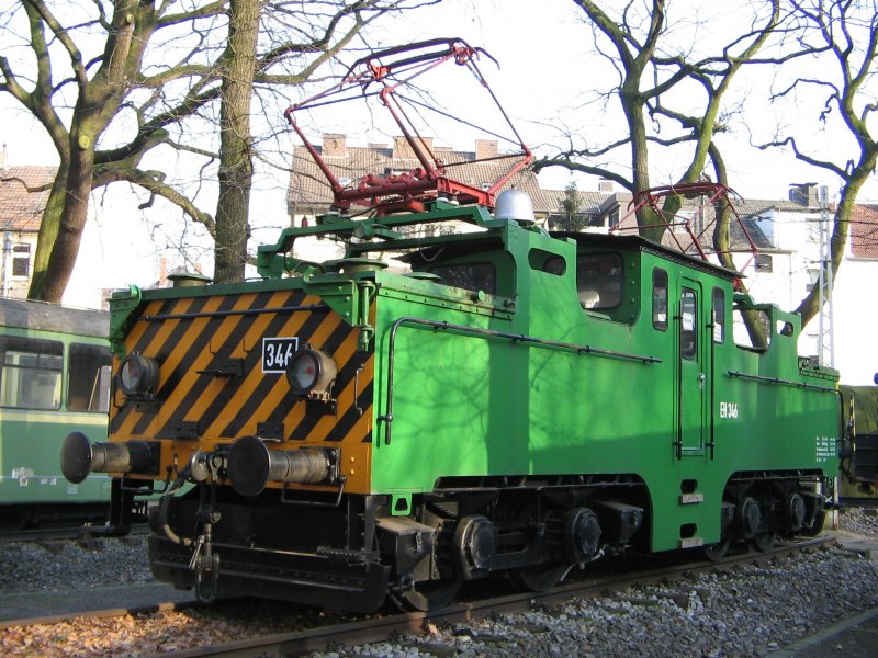 Emschertalmuseum Wanne-Eickel,02/2005,Lok von Eisenbahn+Hfen Oberhausen.