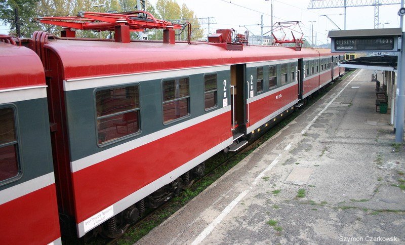 EN57-1353 in Bielsko-Biala am 13.10.2006